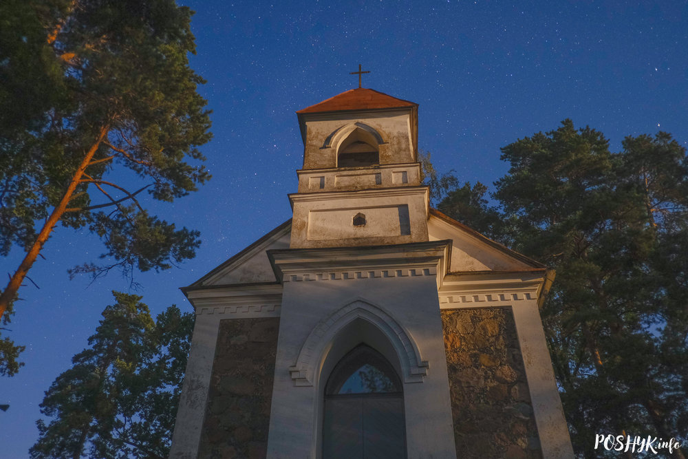 Капліца Жаброўскіх і магіла Вінцэнта Дуніна-Марцінкевіча ў Падневічах Капліца Жаброўскіх і магіла Вінцэнта Дуніна-Марцінкевіча ў Падневічах