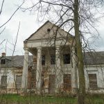 Занядбаная сядзіба Яленскіх у вёсцы Туча Занядбаная сядзіба Яленскіх у вёсцы Туча, Клецкі раёнv