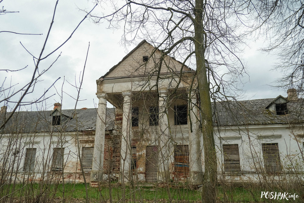 Занядбаная сядзіба Яленскіх у вёсцы Туча, Клецкі раёнv