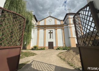 Траецкі касцёл у горадзе Высокае Касцёл Высокае