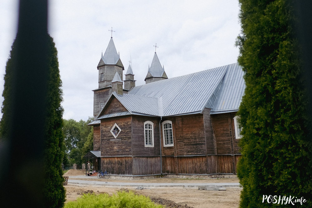 Незвычайны драўляны касцёл у вёсцы Кемелішкі