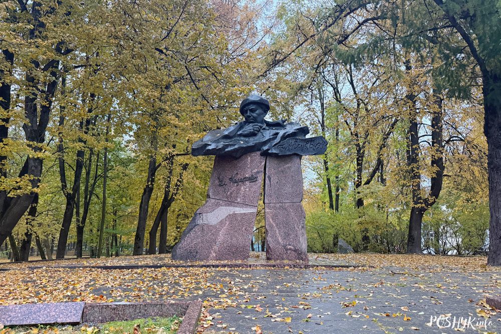Помнік Уладзіміру Караткевічу ў Віцебску