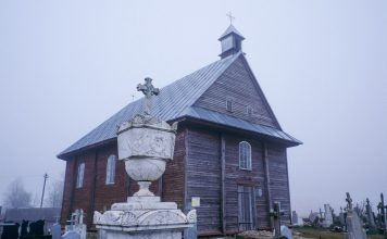 Капліца і помнік на магіле Анджэя Снядэцкага ў Гародніках Капліца Гароднікі