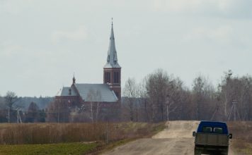 Неагатычны касцёл у вёсцы Каменка Неагатычны касцёл у вёсцы Каменка