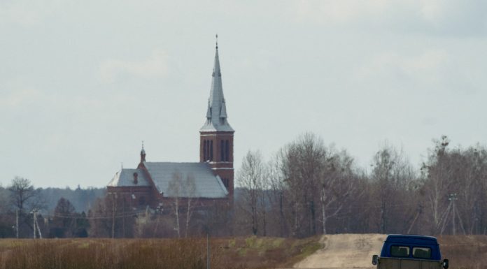 Неагатычны касцёл у вёсцы Каменка Неагатычны касцёл у вёсцы Каменка