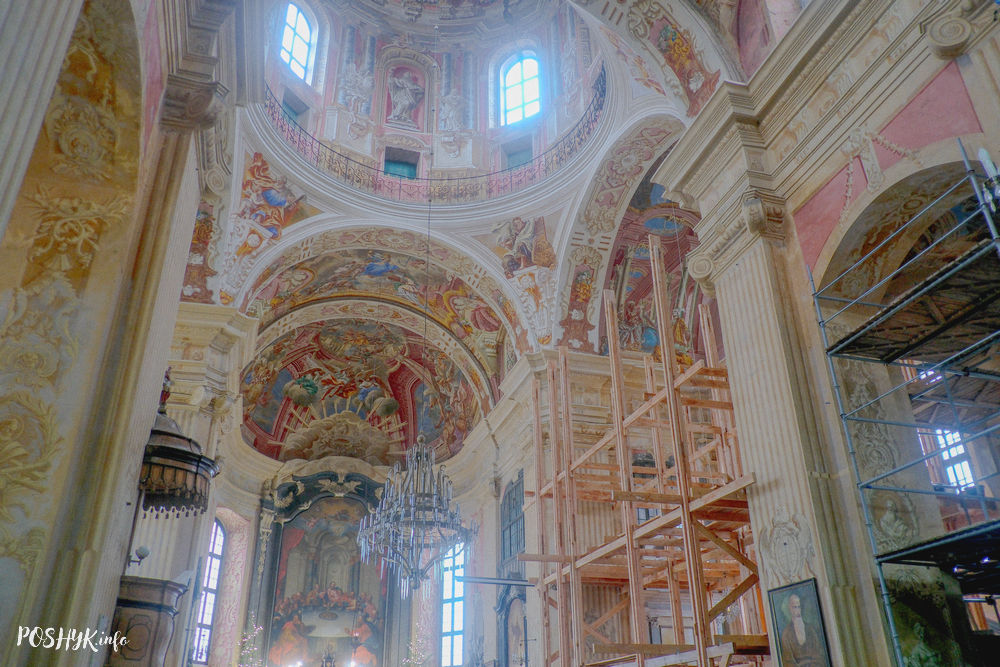 Касцёл у Нясвіжы фота ўнутры