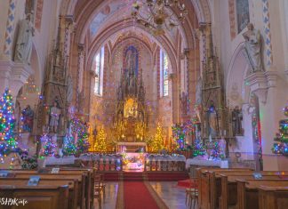 Неагатычны касцёл з “пячорай” у Старых Васілішках Касцёл Старыя Васілішкі