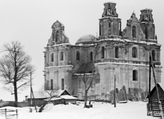 Страчаны касцёл і калона Святога Сімпліцыяна ў Фашчаўцы Руіны касцёла Фашчаўка