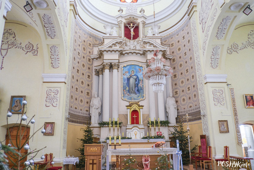 Алтар касцёла ў Параф'янава