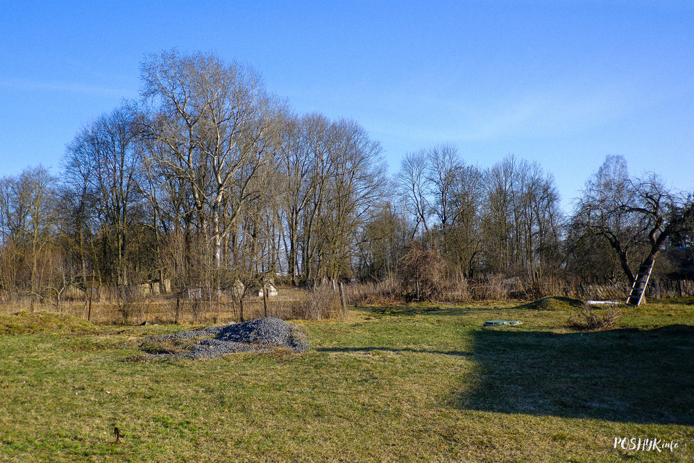 Дзесьці тутака і стаяў касцёл Святой Ганны ў Анопалі Дзе быў касцёл у Анопалі?