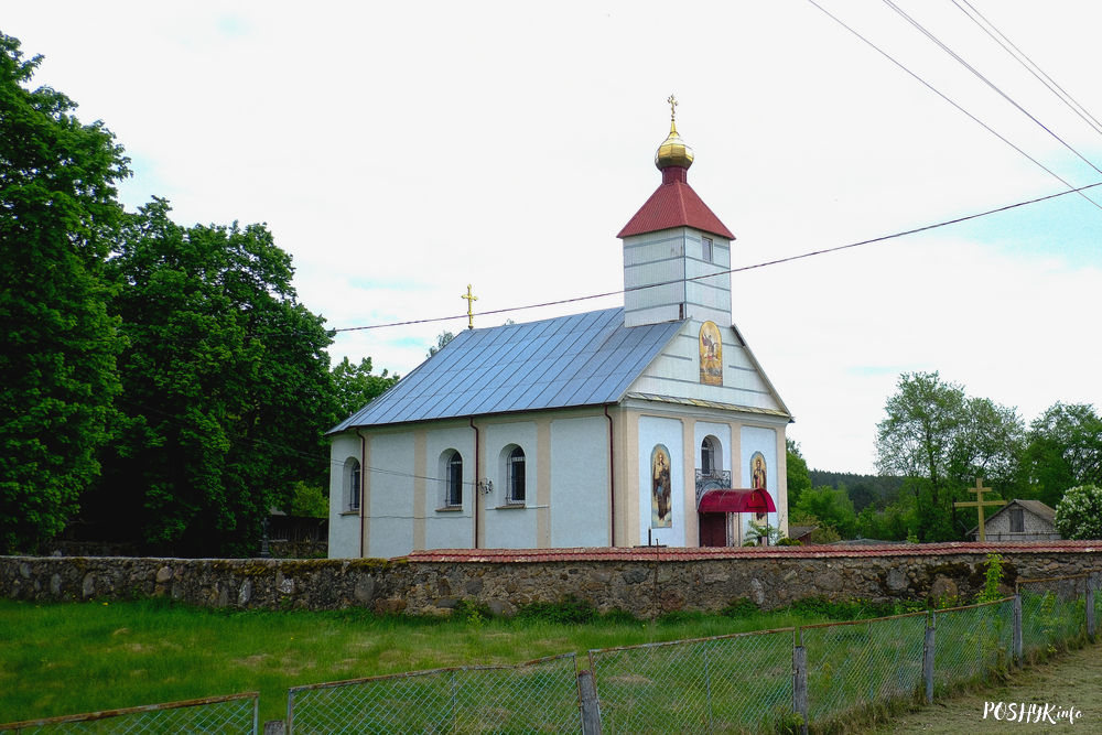 Мураваная царква ў вёсцы Славацічы
